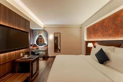 Deluxe Double No Window — KiN Hotel Ly Tu Trong Edition