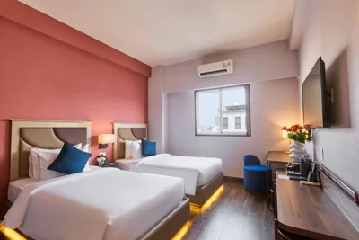 Premier Twin With Window with free daily minibar — KiN Hotel Ly Tu Trong Edition